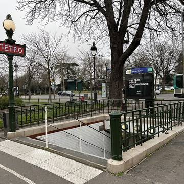 Édicule Guimard de la station Porte dAuteuil - Paris 16ème
