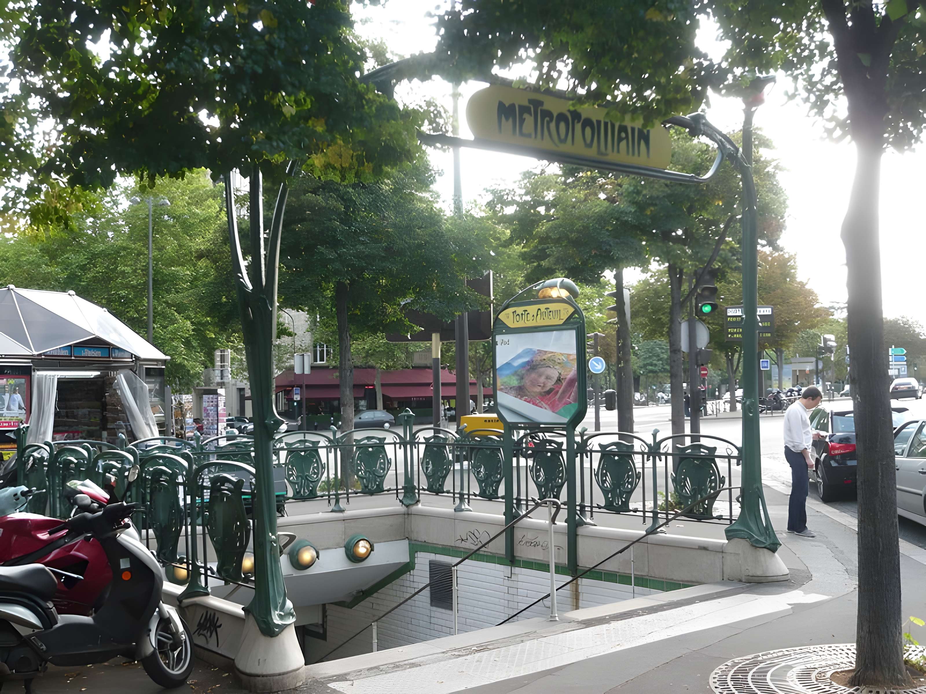 Édicule Guimard de la station Porte d'Auteuil - Paris 16ème 