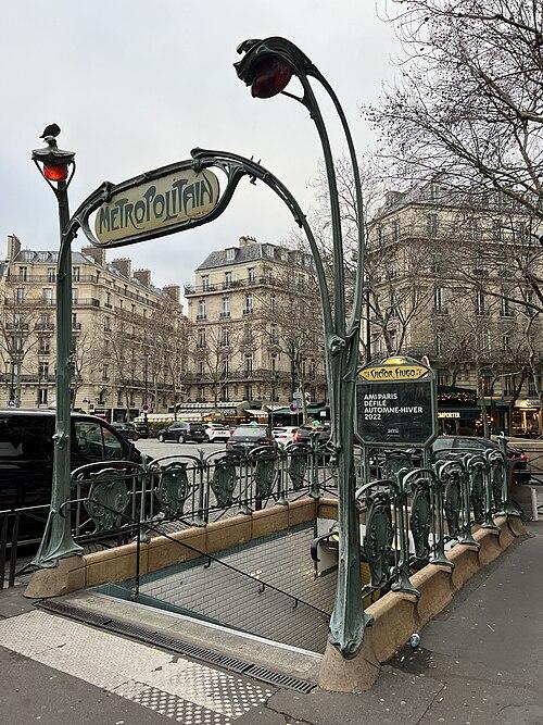 Édicule Guimard de la station Victor-Hugo - Paris 16ème