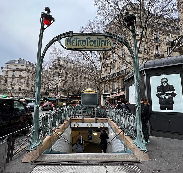 Édicule Guimard de la station Victor-Hugo - Paris 16ème