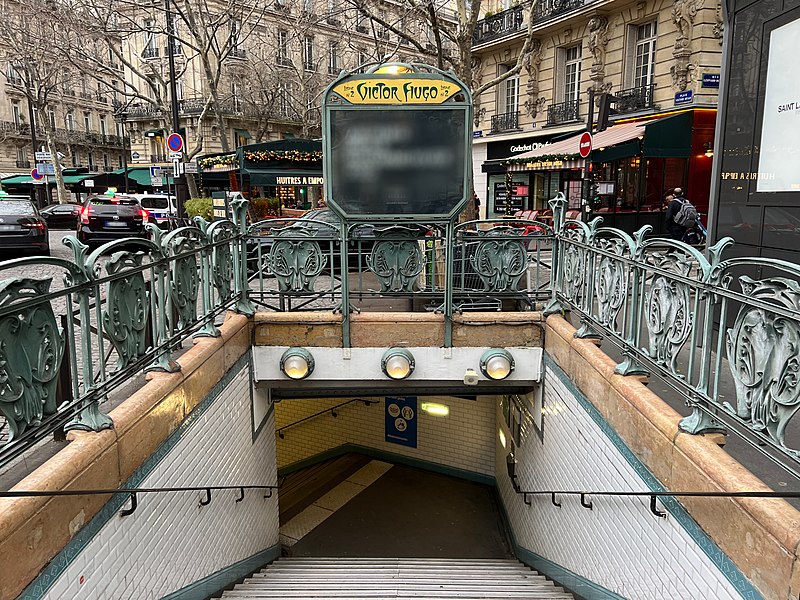 Édicule Guimard de la station Victor-Hugo - Paris 16ème