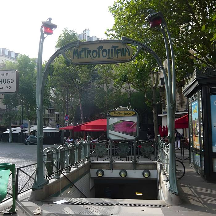 Photo de Édicule Guimard de la station Victor-Hugo - Paris 16ème