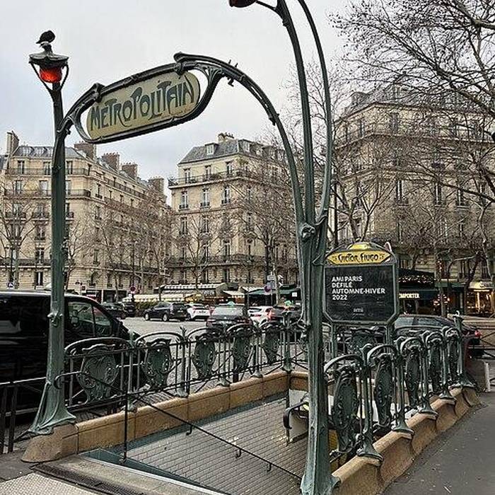 Photo de Édicule Guimard de la station Victor-Hugo - Paris 16ème