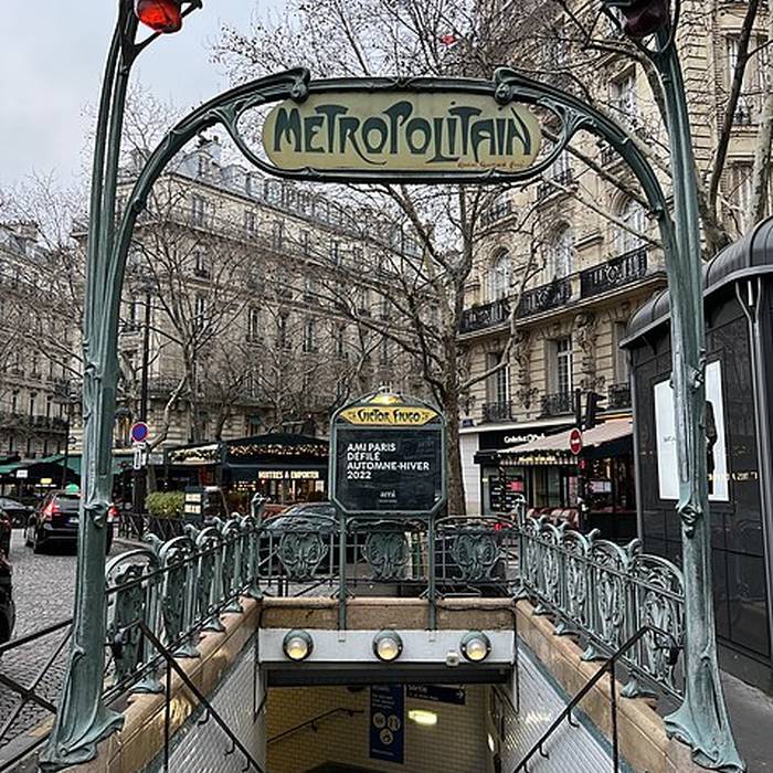 Photo de Édicule Guimard de la station Victor-Hugo - Paris 16ème