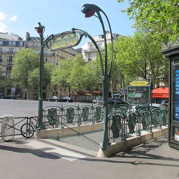 Édicule Guimard de la station Victor-Hugo - Paris 16ème