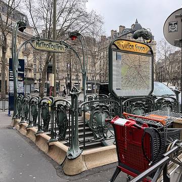 Édicule Guimard de la station Victor-Hugo - Paris 16ème