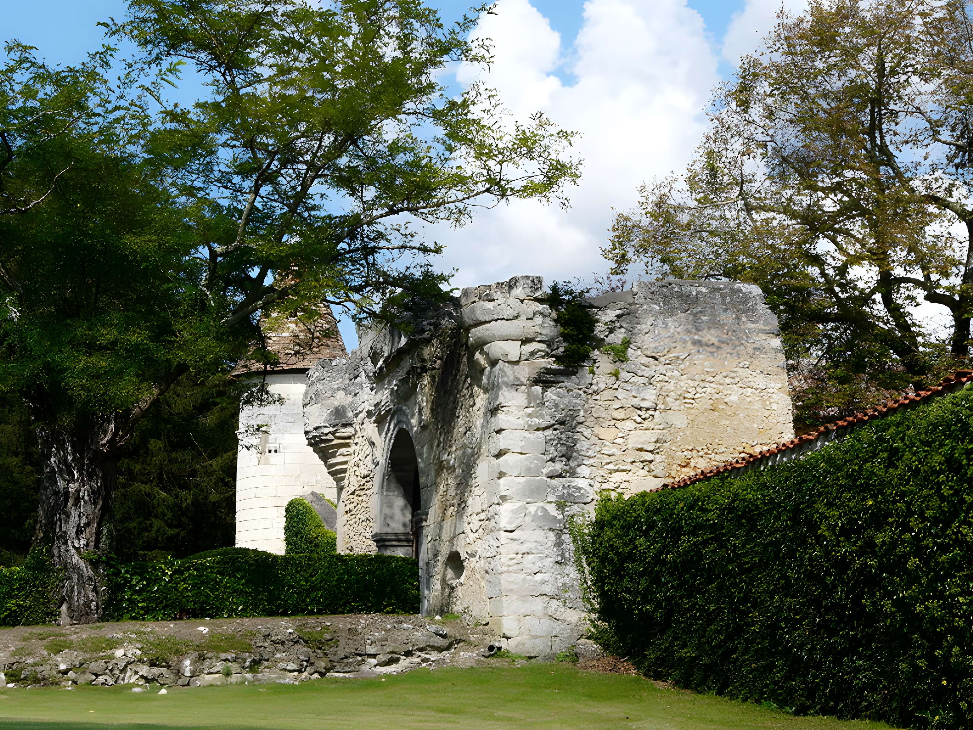 Château de Mauriac à Douzillac