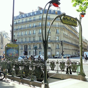 Édicule Guimard de la station Monceau - Paris 17ème