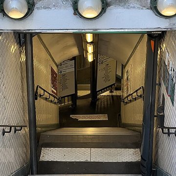 Édicule Guimard de la station Monceau - Paris 17ème