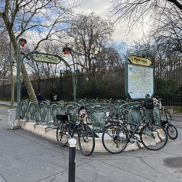 Édicule Guimard de la station Monceau - Paris 17ème
