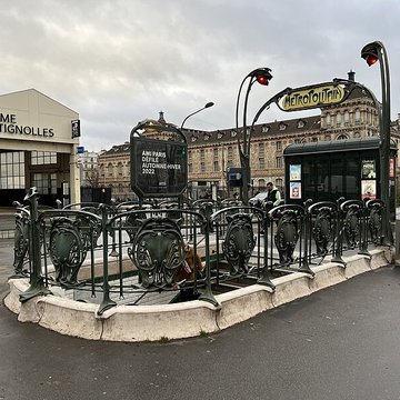 Édicule Guimard de la station Monceau - Paris 17ème