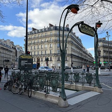 Édicule Guimard de la station Monceau - Paris 17ème