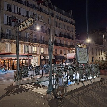 Édicule Guimard de la station Monceau - Paris 17ème