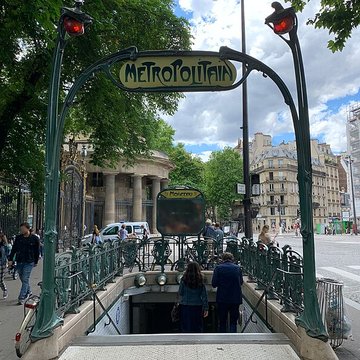 Édicule Guimard de la station Monceau - Paris 17ème