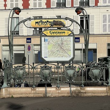 Édicule Guimard de la station Monceau - Paris 17ème
