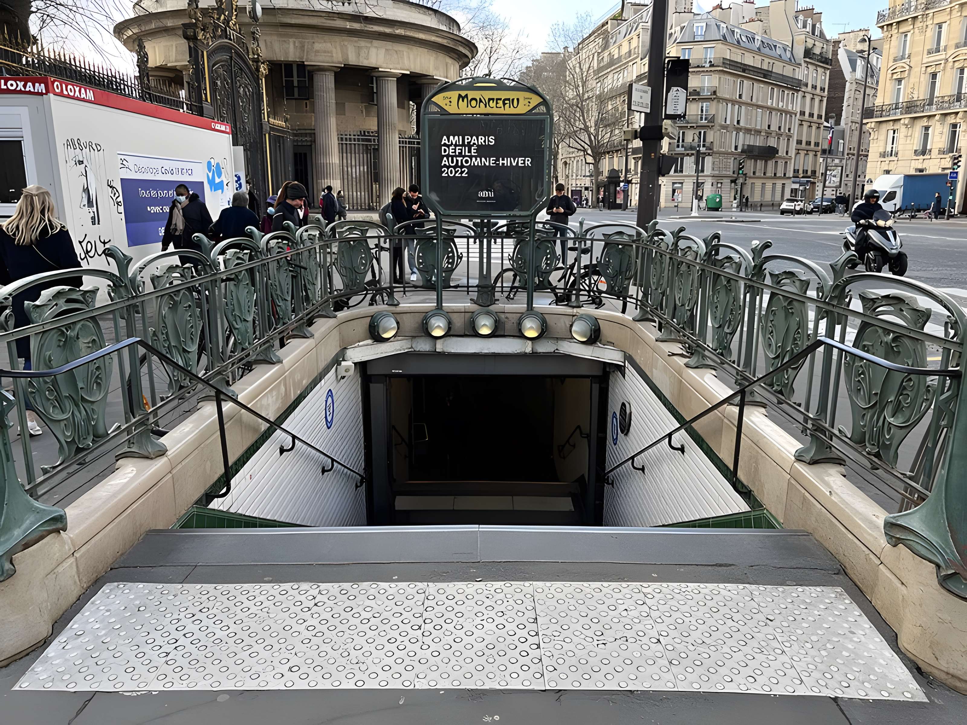 Édicule Guimard de la station Monceau - Paris 17ème