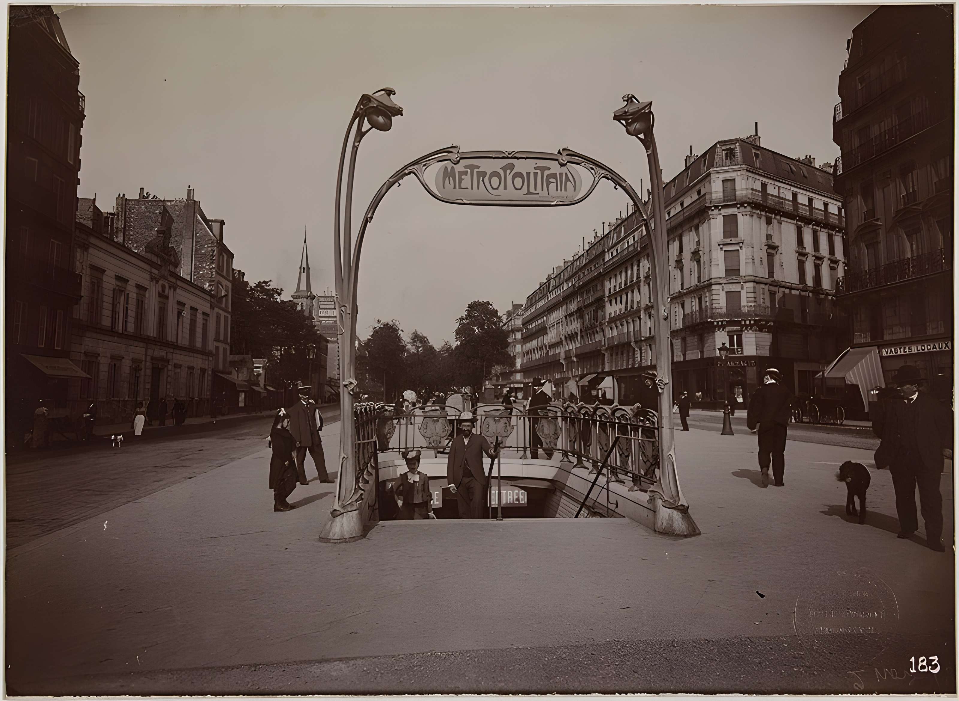 Édicule Guimard de la station Monceau - Paris 17ème