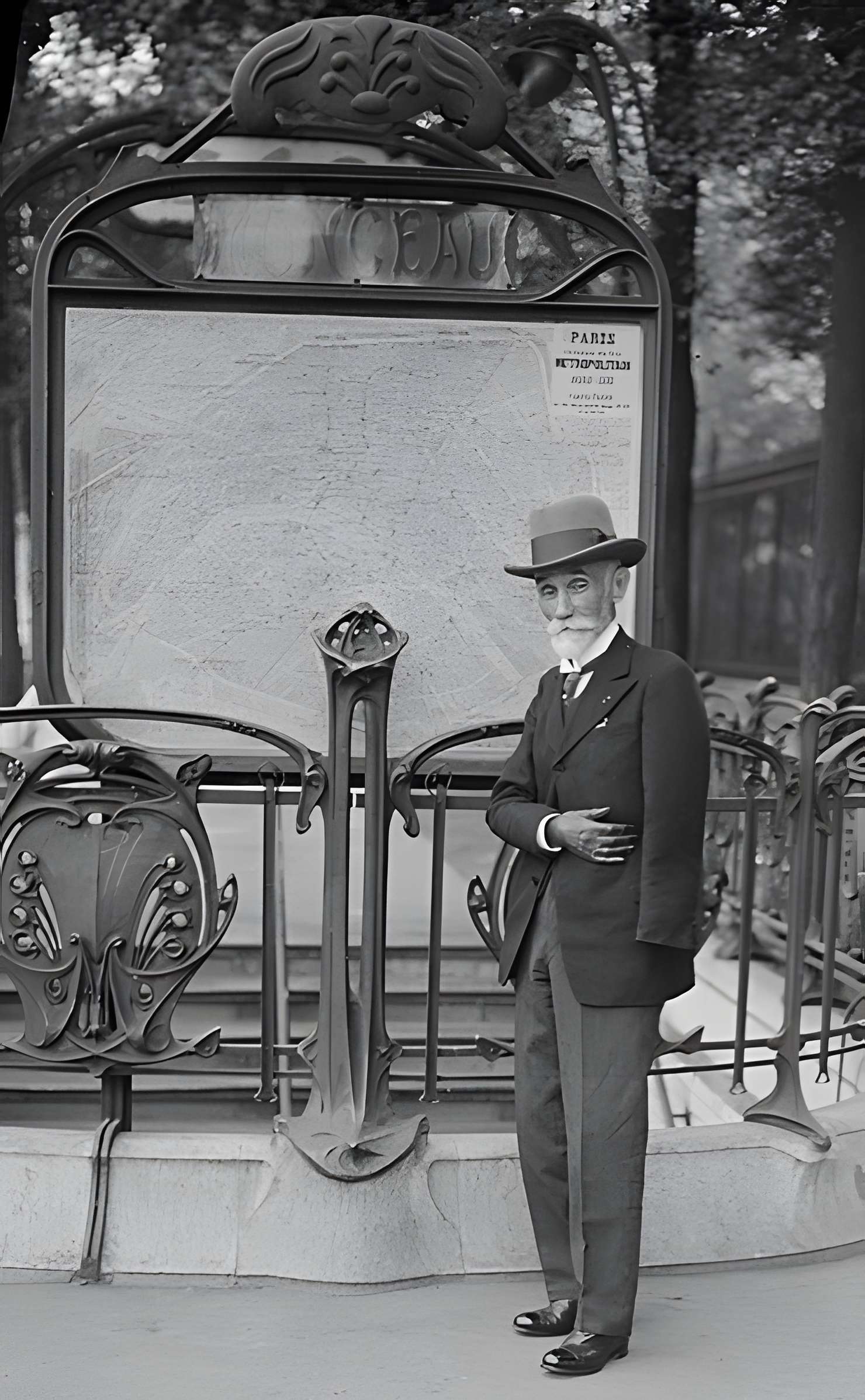 Édicule Guimard de la station Monceau - Paris 17ème