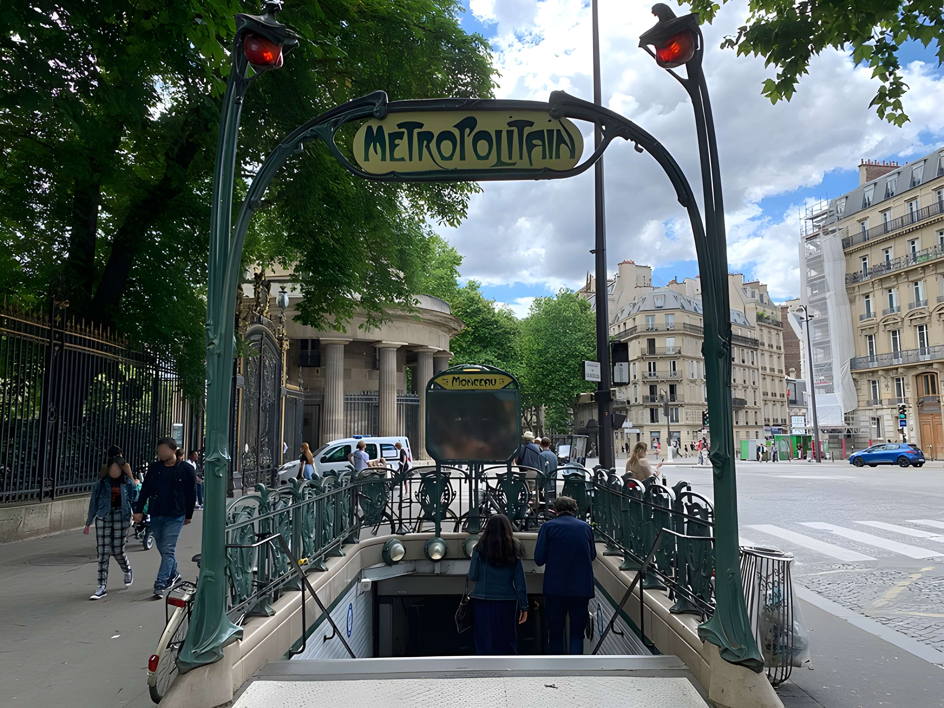 Édicule Guimard de la station Monceau - Paris 17ème