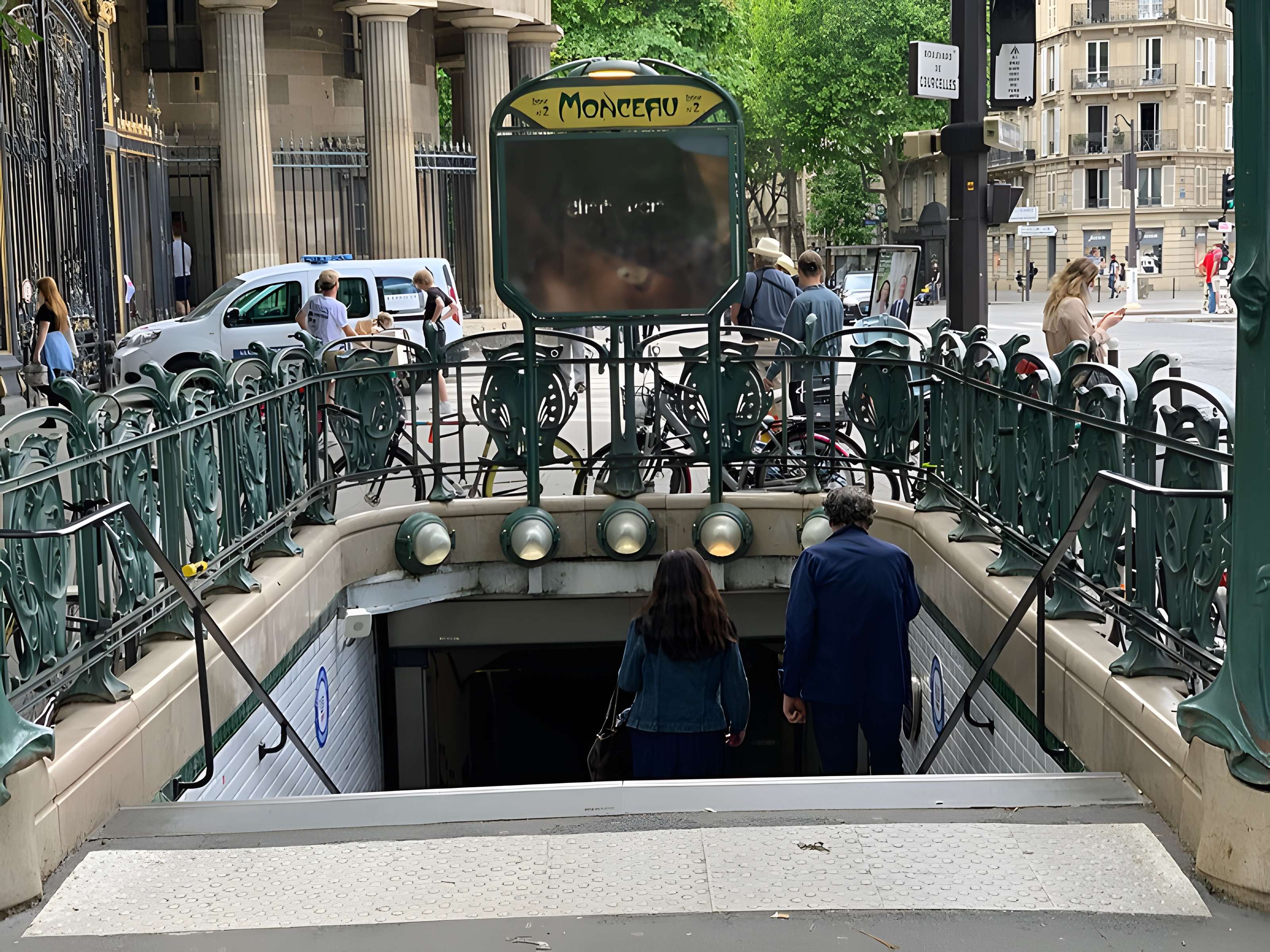 Édicule Guimard de la station Monceau - Paris 17ème