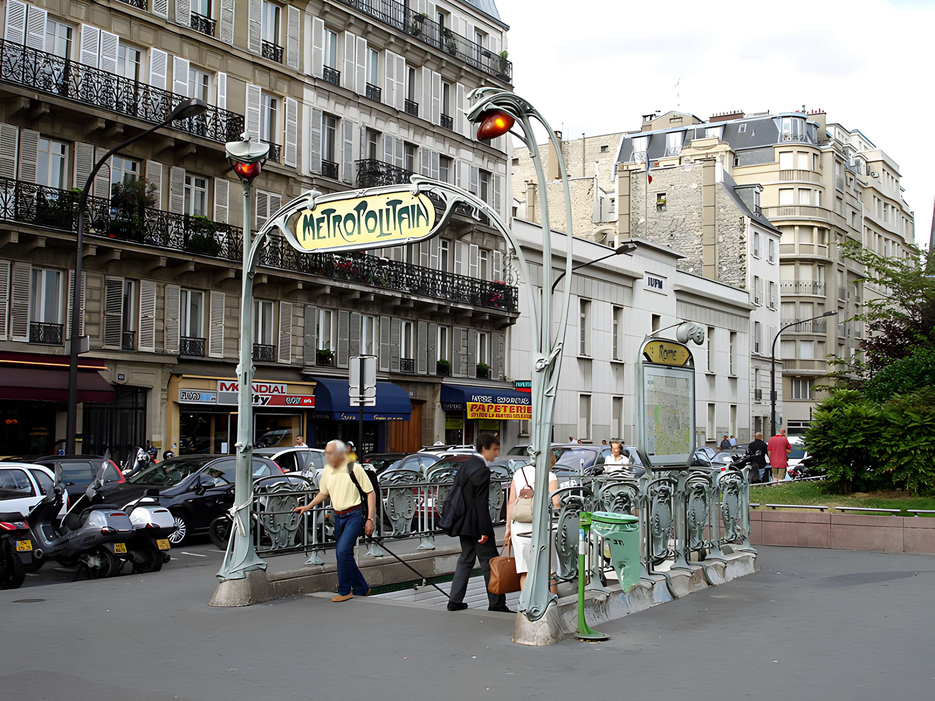 Édicule Guimard de la station Monceau - Paris 17ème