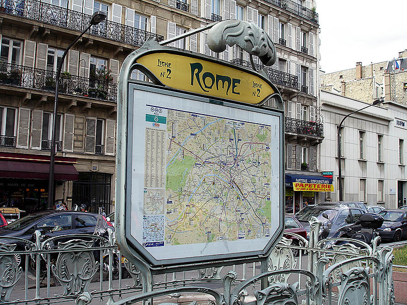 Édicule Guimard de la station Rome - Paris 17ème