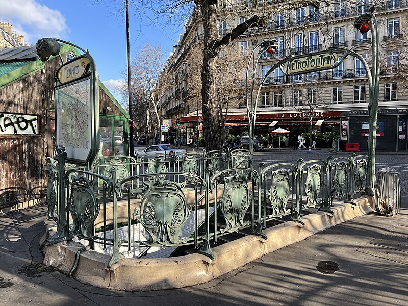 Édicule Guimard de la station Ternes - Paris 17ème