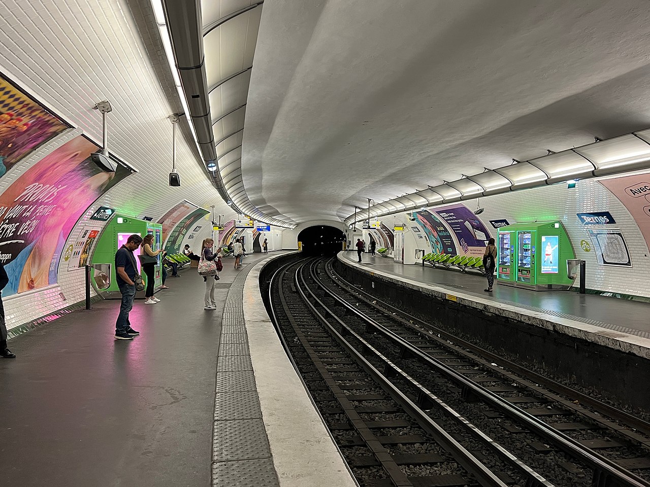 Édicule Guimard de la station Ternes - Paris 17ème