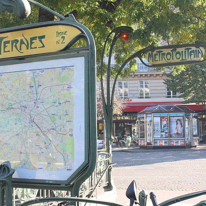 Photo de Édicule Guimard de la station Ternes - Paris 17ème