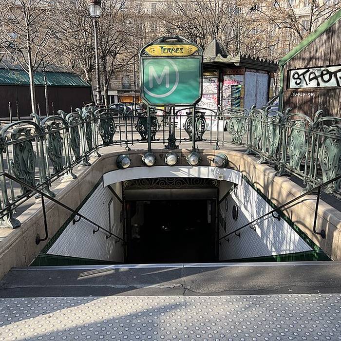 Photo de Édicule Guimard de la station Ternes - Paris 17ème