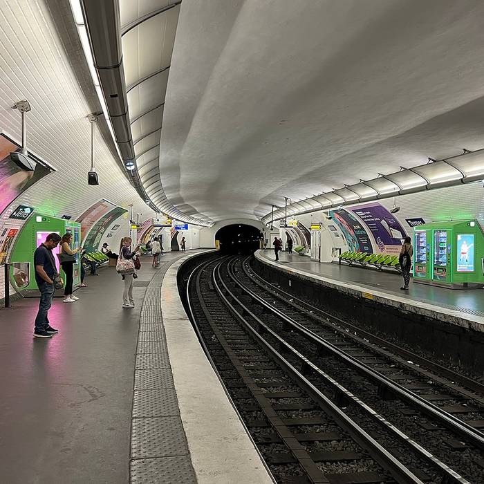 Photo de Édicule Guimard de la station Ternes - Paris 17ème