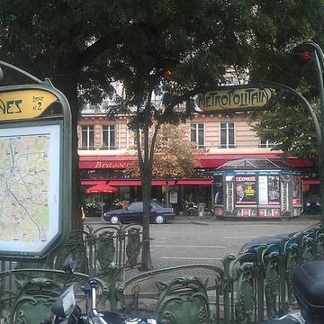 Édicule Guimard de la station Ternes - Paris 17ème