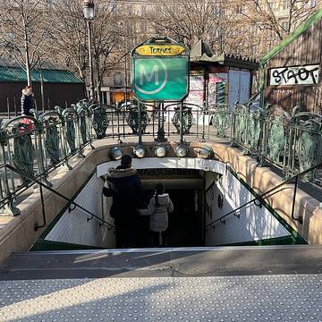 Édicule Guimard de la station Ternes - Paris 17ème