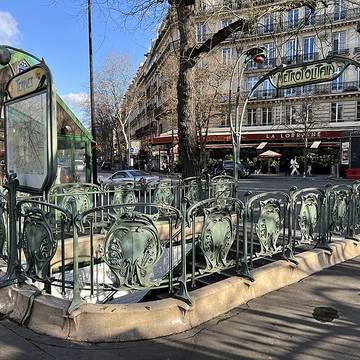 Édicule Guimard de la station Ternes - Paris 17ème