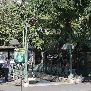 Édicule Guimard de la station Ternes - Paris 17ème