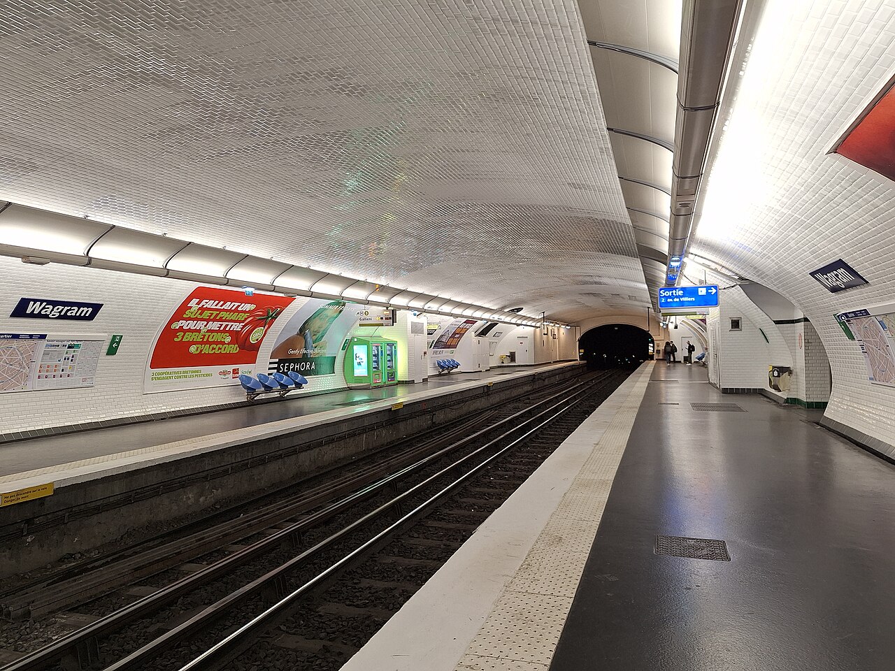 Édicule Guimard de la station Wagram - Paris 17ème