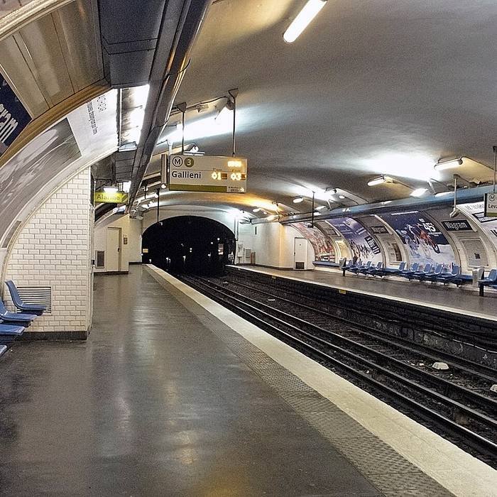 Photo de Édicule Guimard de la station Wagram - Paris 17ème