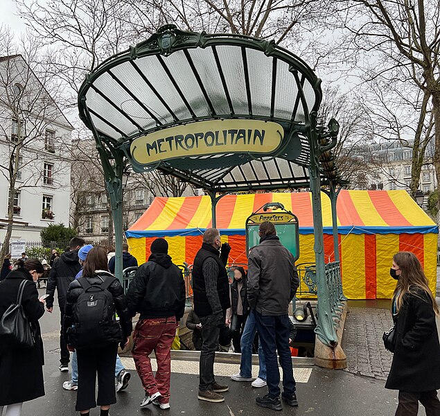 Édicule Guimard de la station Abbesses - Paris 18ème