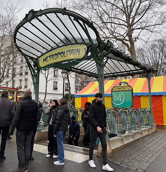 Édicule Guimard de la station Abbesses - Paris 18ème