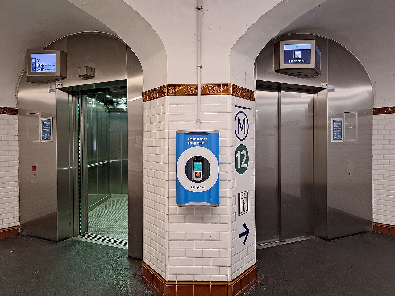 Édicule Guimard de la station Abbesses - Paris 18ème
