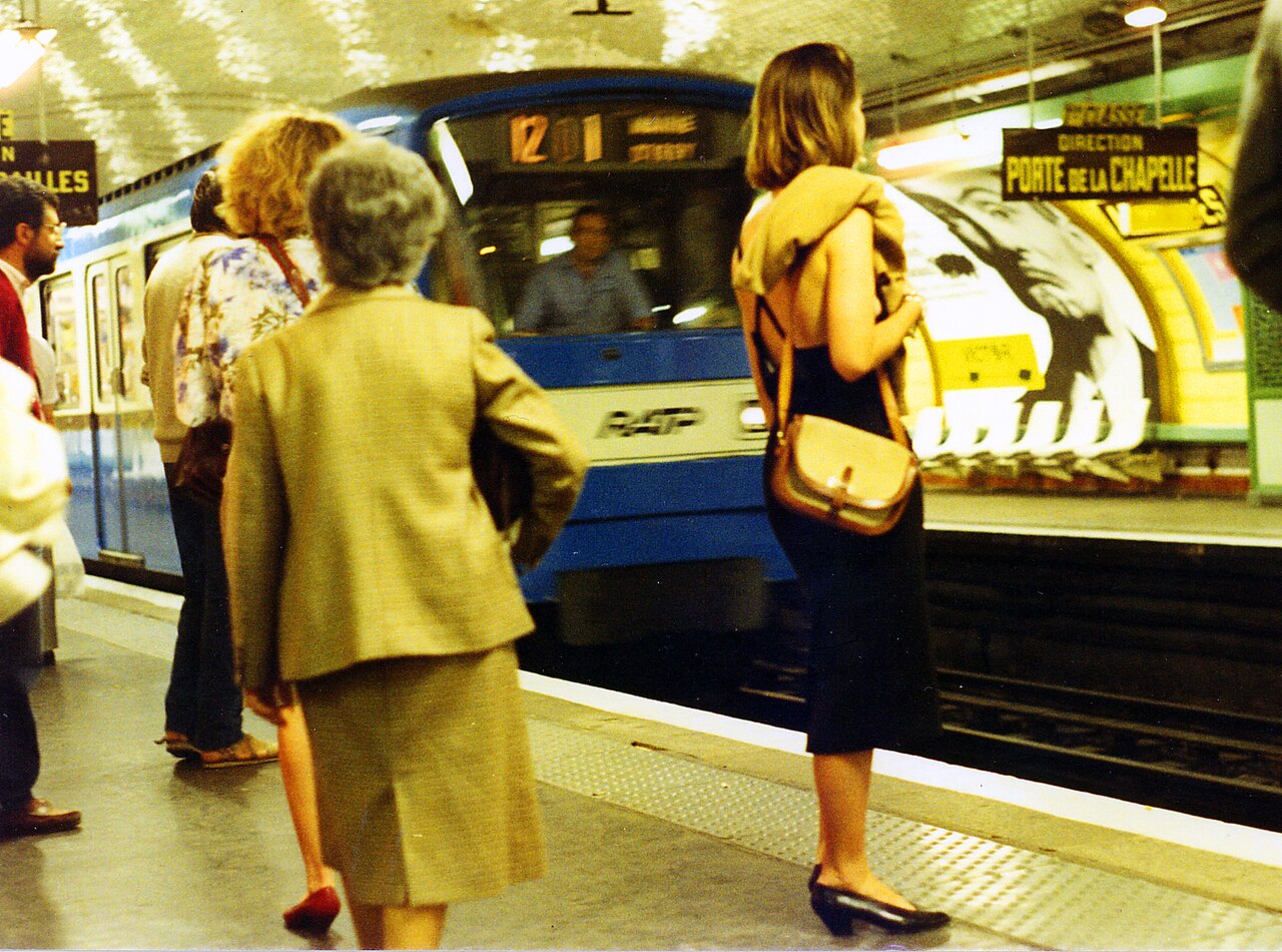 Édicule Guimard de la station Abbesses - Paris 18ème
