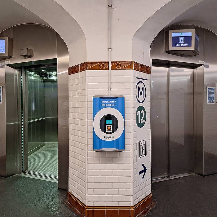 Photo de Édicule Guimard de la station Abbesses - Paris 18ème