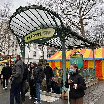 Édicule Guimard de la station Abbesses - Paris 18ème