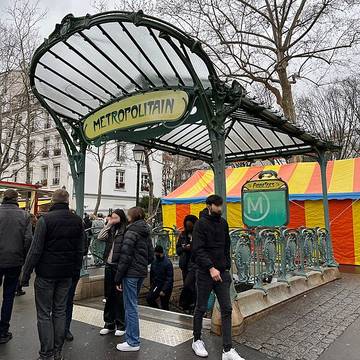 Édicule Guimard de la station Abbesses - Paris 18ème