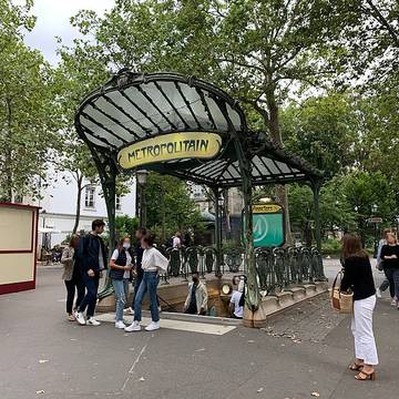 Édicule Guimard de la station Abbesses - Paris 18ème