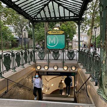 Édicule Guimard de la station Abbesses - Paris 18ème