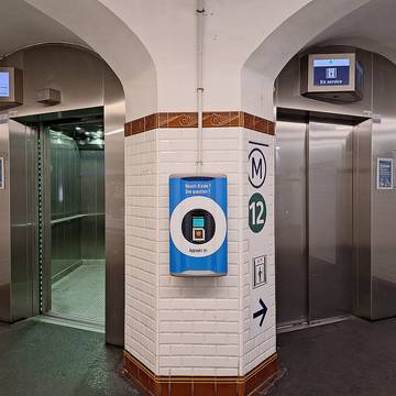 Édicule Guimard de la station Abbesses - Paris 18ème