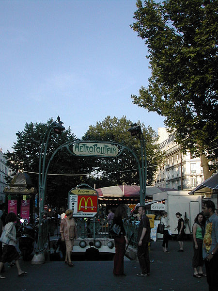 Édicule Guimard de la station Anvers - Paris 18ème
