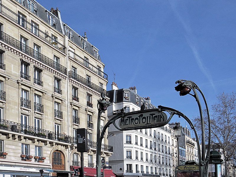 Édicule Guimard de la station Anvers - Paris 18ème