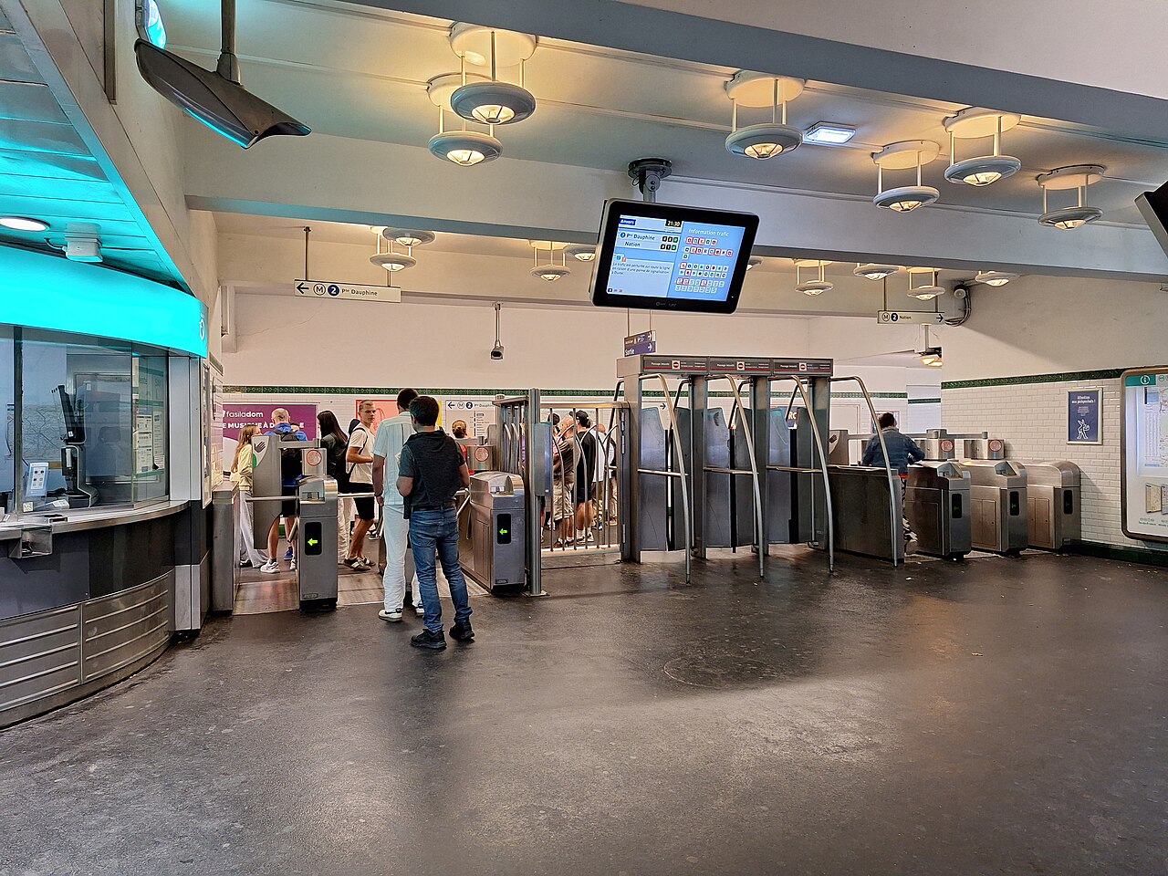 Édicule Guimard de la station Anvers - Paris 18ème